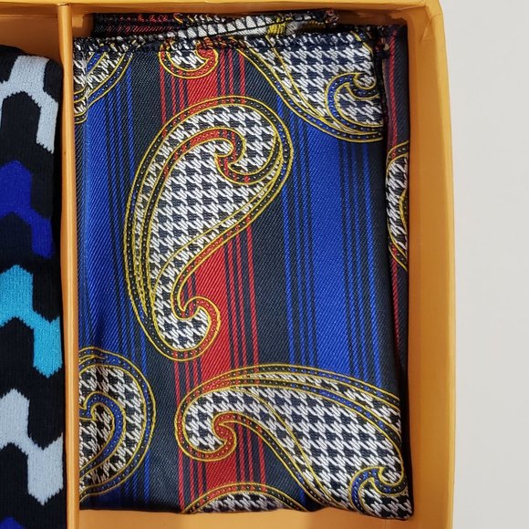 Robert Lewis Blue Bow Tie Hanky Socks Box 3 Set - Picture 3 of 7